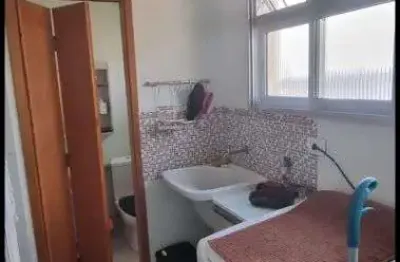 Cobertura duplex 3 dorms, sendo 1 suíte ampla com armários e terraço.