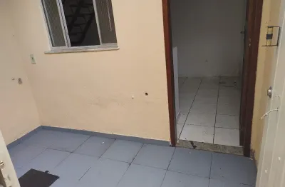 Casa com 1 quarto para alugar na Rua Frei Henrique de Coimbra, 85, Parque Central, Cabo Frio