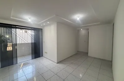 Apto a venda, térreo com quintal, 80m², 3 quartos, em Manaíra