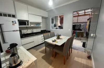 Sobrado semi mobiliado excelente localização bairro santa catarina