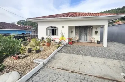 Casa 3 dormitórios ampla área de festas com piscina boehmerwald