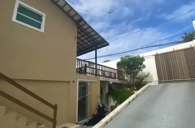 Maravilhosa casa 4/4 na beira da praia de ipitanga, com muito quintal e árvores frutíferas