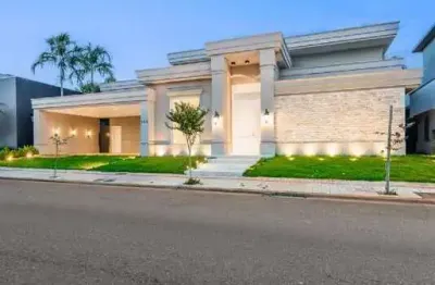 Casa de Alto Padrão à venda em Jardim Royal, Rondonópolis (MT) – 4 suítes, piscina