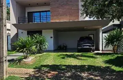 Casa à venda, 4 quartos, 4 suítes, Condomínio Village do Cerrado - Rondonópolis/MT