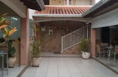 Casa com 4 dormitórios à venda, 340 m² por r$ 990.000,00 - andrade - londrina/pr