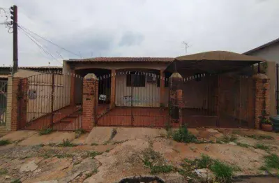 Casa com 3 dormitórios para alugar, 150 m² por r$ 1.500,00/mês - conjunto parigot de souza 1 - londrina/pr