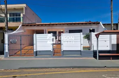 Casa com 3 quartos à venda na Rua Ceará, Castelo, Londrina