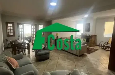 Casa com 3 quartos para alugar na Rua Antonieta Altenfelder, 760, Jardim Guapira, São Paulo