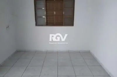 Casa com 3 quartos para alugar no santa mônica, uberlândia  por r$ 1.600