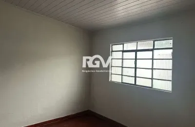 Casa com 2 quartos para alugar no osvaldo rezende, uberlândia  por r$ 950