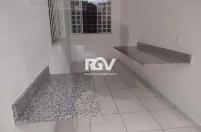 Casa com 3 quartos para alugar no presidente roosevelt, uberlândia  por r$ 4.700