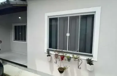 Casa em condomínio fechado com 2 quartos à venda na rua wilson teixeira barbosa, jardim atlântico central (itaipuaçu), maricá, 60 m2 por r$ 350.000