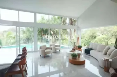 Casa à venda na Avenida Ceci, Tamboré, Barueri