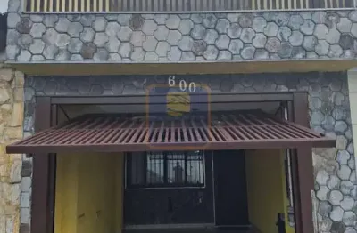 03 dormitorios, sala, cozinha, 02 banheiros  vaga de garagem