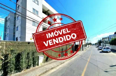 Apartamento com 2 quartos e 01 vaga coberta, à venda no bairro Costa e Silva, Joinville.