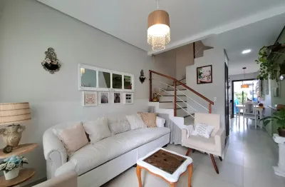 Sobrado com 2 quartos e ampla área externa, à venda em aventureiro, joinville.