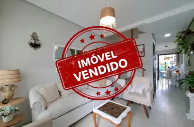 Sobrado com 2 quartos e ampla área externa, à venda em Aventureiro, Joinville.