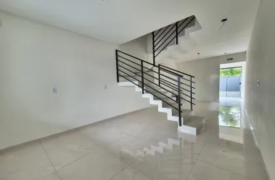 Sobrado com 2 suítes e 99,90m² privativos no Costa e Silva – Residencial Joanita | R$ 550.000