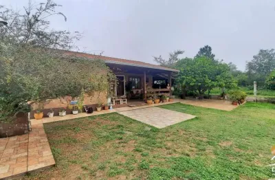 Sítio de 1000m² com casa de campo com piscina e jardim - águas claras - viamão