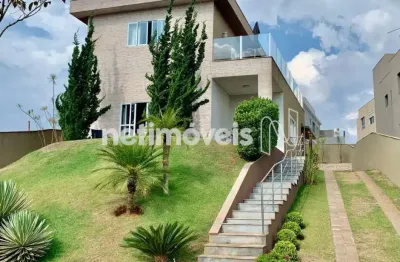 Casa disponível pra locação com linda vista no Alphaville Lagoa dos Ingleses