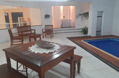 Casa com 3 quartos à venda no Jardim Karaíba, Uberlândia 