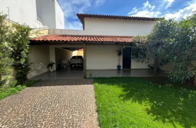 Venda de excelente Casa com 3 quartos no bairro Nova Uberlândia