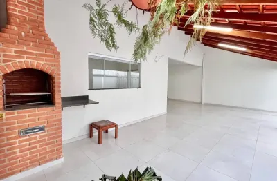 Excelente Casa térrea á venda no bairro Jardim Patrícia Uberlândia