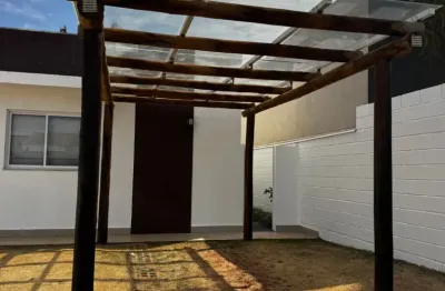 Casa em Condomínio à venda no bairro Laranjeiras em Uberlândia.