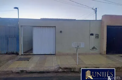 Casa com 2 quartos à venda no do trevo, monte carmelo  por r$ 180.000