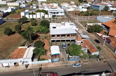 Casa comercial à venda em monte carmelo-mg, bairro batuque: 6 quartos, 6 salas, 2 banheiros, 5 vagas de garagem, 320,24m².