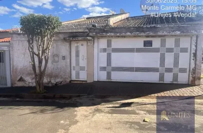 Imperdível! casa à venda no carmo, monte carmelo-mg. 3 quartos, 1 suíte, 3 salas, 3 banheiros, 2 vagas de garagem. aproveite!