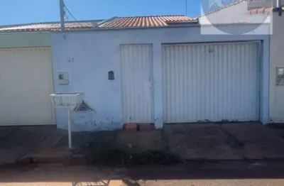 Charmosa casa à venda em monte carmelo-mg, bairro bougainville - 2 quartos, 1 sala, 1 banheiro, 2 vagas - aproveite!