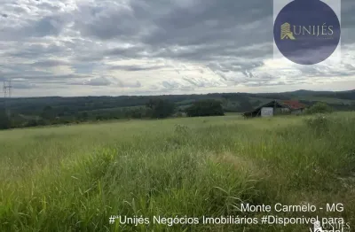 Fazenda 64 hectares  1 quarto, 1 sala, 1 banheiro  monte carmelo-mg, zona rural?água do rio santa maria + cisterna  apto para café  sede simples  documentação ok2.600.000,00  contato: jose edlanio - c