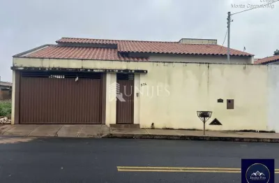 Casa a venda com 3 quartos sendo 1 suíte Bairro Jardim dos Ipês