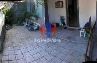 Casa frente de rua com três quartos e garagem próximo a lino teixeira