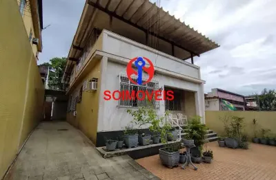 Lado do estadio do engenhão casa duplex, sala 3 quartos 6 vagas, quintal.