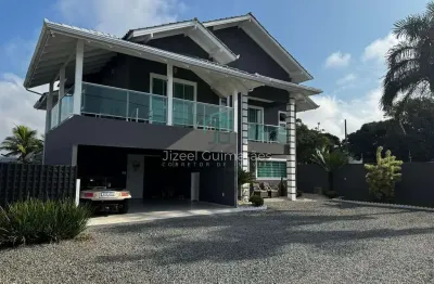 Casa exclusiva com 3 dormitórios e deck para atracação à venda, 315 m² por r$ 3.100.000 - centro - balneário piçarras/sc