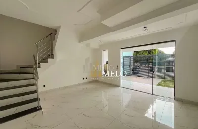 Belíssima casa geminada à venda no santa amélia por r$ 650.000,00