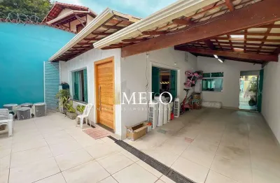 Casa com 3 quartos à venda na Rua Thomaz Naves, Santa Amélia, Belo Horizonte