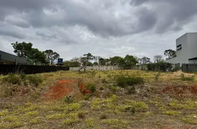 Terreno em aclive no condomínio gran royalle a venda r$680.000,00