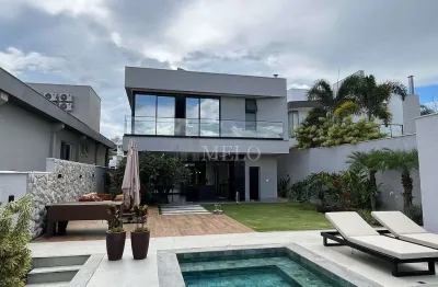 Belíssima Casa para Locação no Condomínio Portal do Sol por R$35.000,00.