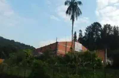 Atenção investidores! Galpão com 2.050m2  de área no Parque Norte Industrial de Joinville