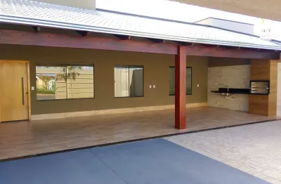 Casa 3q com suíte, quintal para pet e alto padrão no brisa da mata – próx. passeio das águas