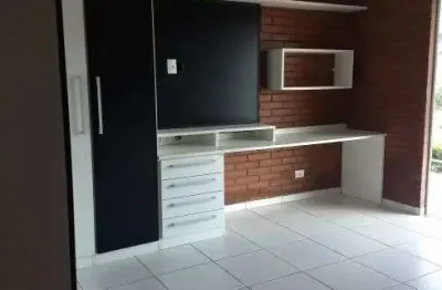 Vendo casa bem condomínio fechado com 4 suítes. aceita permuta até r$ 1.000.000.