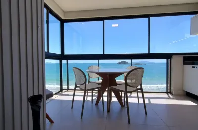 Apartamento frente mar com 3 dormitórios e vista panorâmica definitiva – praia de palmas