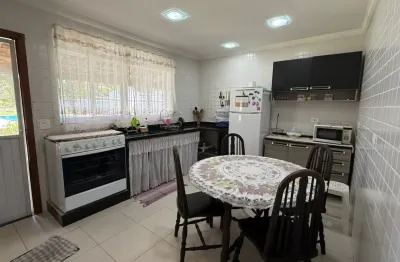 Linda chácara pra quem ama conciliar praia e chácara, há 200 metros da rodovia!