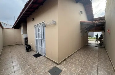 Casa à venda no jardim guacyra – itanhaém/sp  excelente oportunidade no jardim guacyra, um dos bairros mais tranquilos e valorizados de itanhaém. o imóvel possui 130 m² de área total e 60 m² de área c