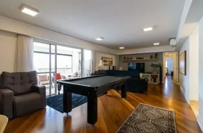 Apartamento à venda mobiliado (porteira fechada) com 198m², 3 quartos (2 suítes)