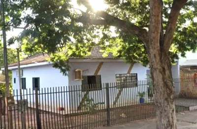 Casa no centro de naviraí - ms,  com 675,00 m² de terreno  a próximo a praça central e catedral.