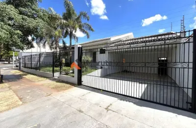 Excelente casa no parque resid. cidade nova com um amplo terreno . próximo a av. kakogawa.
casa semi-mobiliada com aquecedor solar.